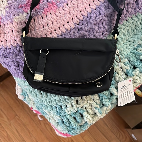 lululemon athletica Handbags - Lululemon all night festival belt bag micro